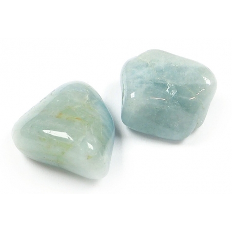 Aquamarine tumbled stone 15-20mm