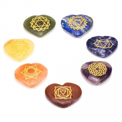Set 7 Chakra symbolen mineraalstenen - hartvorm
