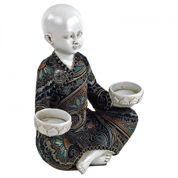 Shaolin monk with 2 tea light holders 2